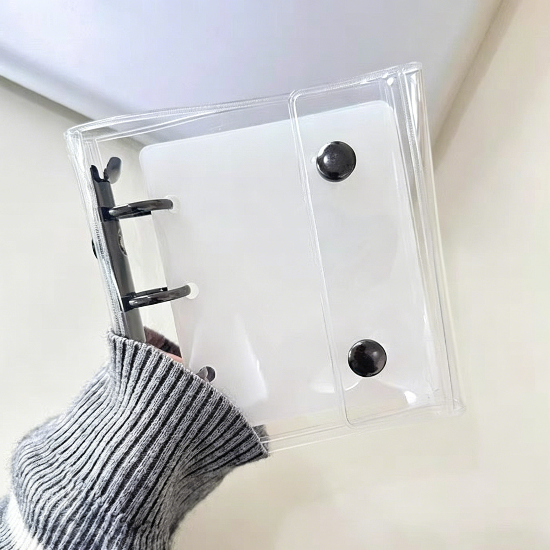 A8 Binder Mini Transparent Loose-Leaf Nail Art Display Book, Portable Press On Nail Storage Album with 6 Pages & 24 Adhesive Strips for Manicure Samples, DIY Crafts & Collectibles